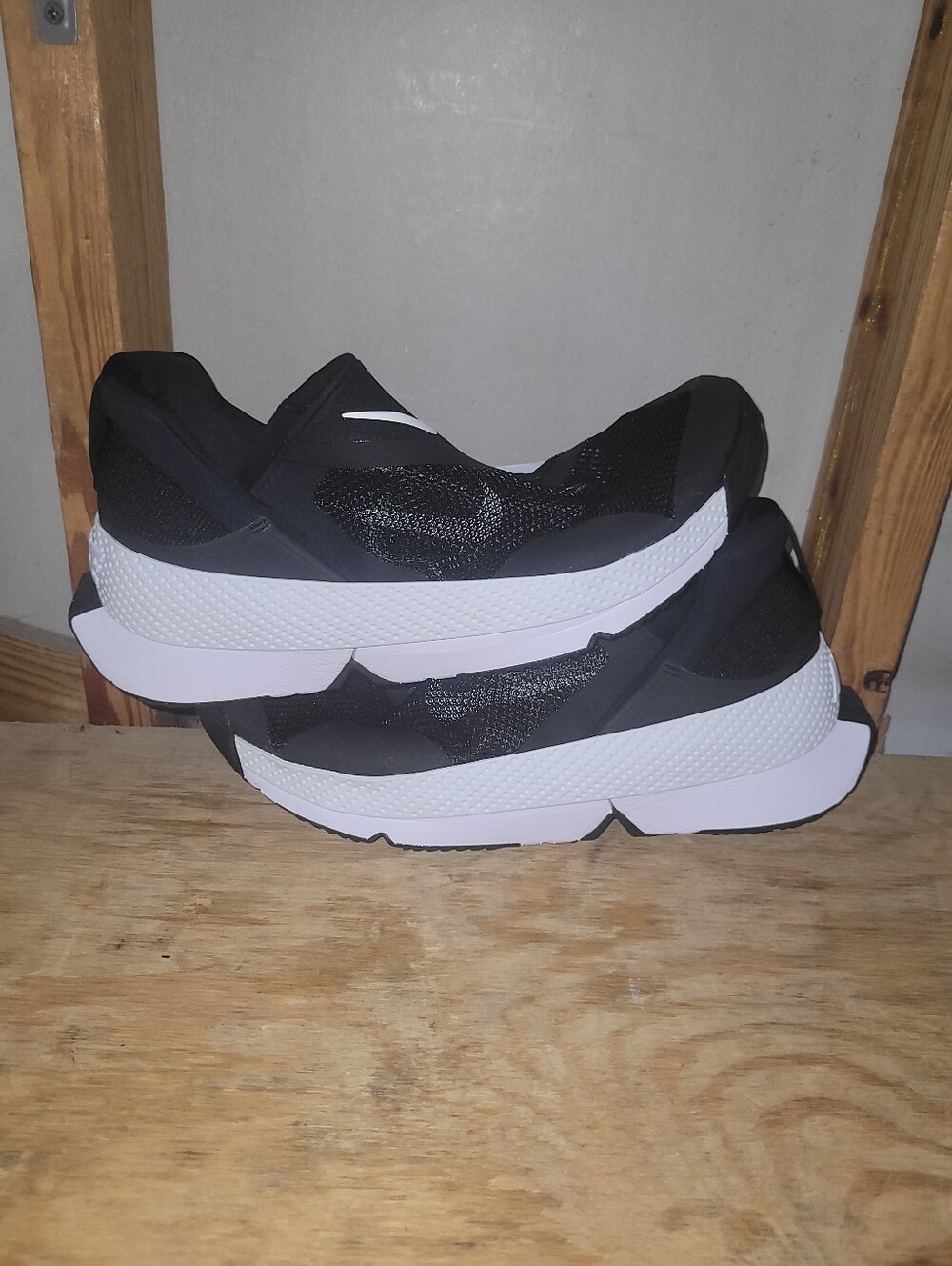 Nike Go Flyease Black White Women’s Sz 14 Mens 12.5 Slip-On Sneakers DR5540-002